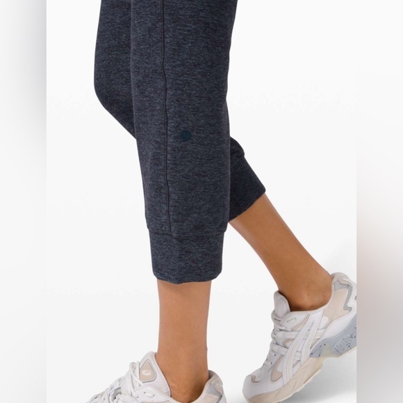 196 NWT Lululemon Ready to Rulu Jogger Crop Size 2 HTTN/BLK - Picture 2 of 3